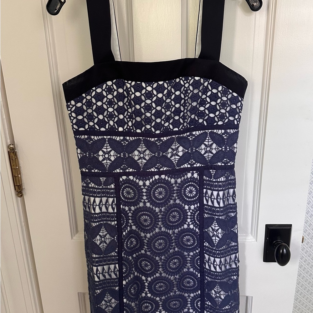 Elegant Blue and White embroidered Tory Burch Dress Sz 4
